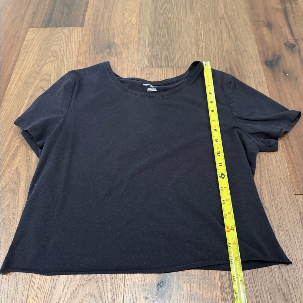 Amazon Essentials Black Short Sleeve Boxy Crop Tee - Large